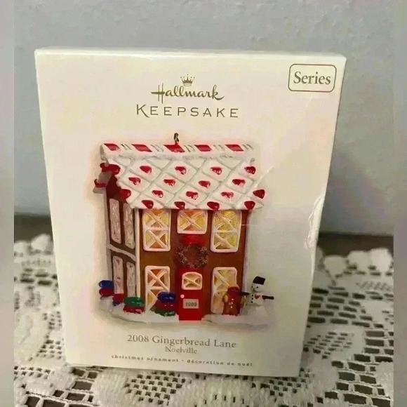 Hallmark 2008 Gingerbread Lane- “Noelville” 3rd in series Christmas Ornament NEW - Picture 2 of 7